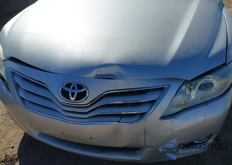 2010 Toyota Camry Xle V6 z USA, uszkodzony, nr VIN 4T1BK3EK4AU602758